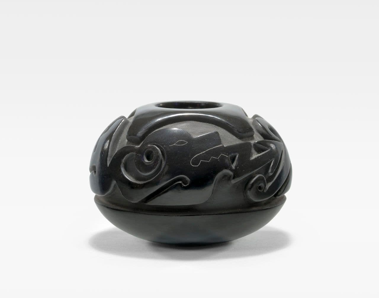 Carved Blackware Miniature Jar
Sergio  Lugo 
20th Century,21st Century
2021.119.16