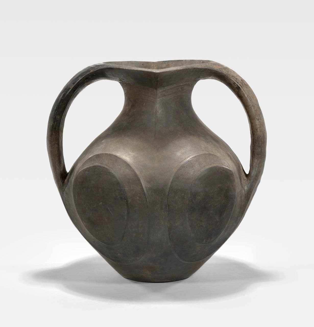 Amphora with Two Handles
Chinese (206 BCE–220 CE)
3rd Century BCE
2021.90.1 Amphora with Two Handles
Chinese (206 BCE–220 CE)
3rd Century BCE
2021.90.1