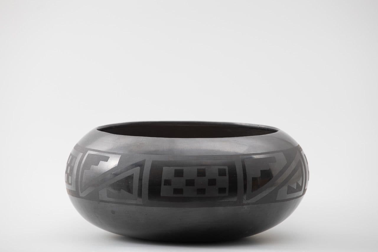 Bowl with Checkerboard and Kiva Step Design
Maria Martinez , Julian Martinez
20th Century
2015.71.58 Bowl with Checkerboard and Kiva Step Design