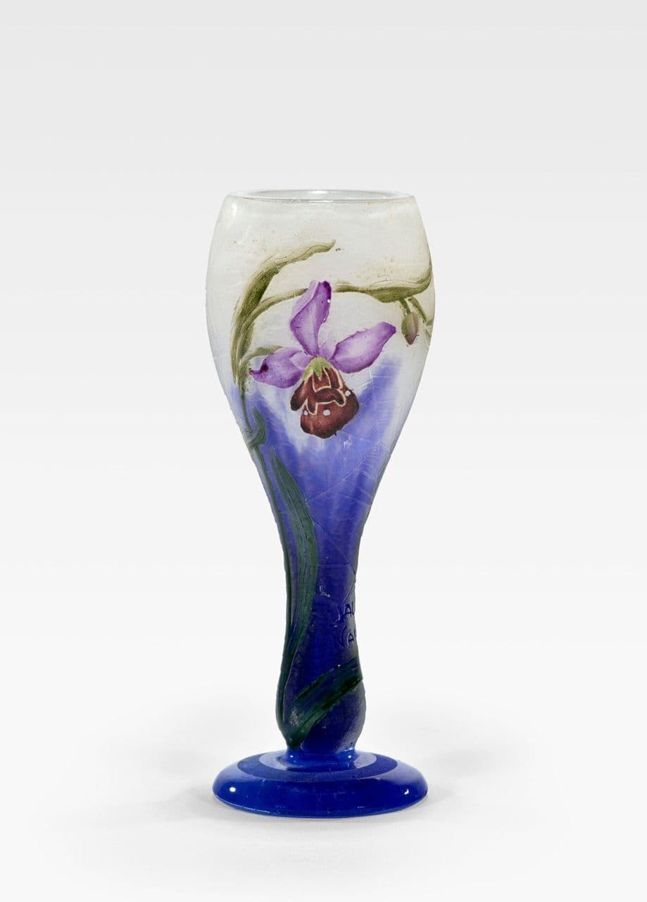 Cameo Bud Vase
Daum Freres
20th Century
2025.133.13 Cameo Bud Vase
Daum Freres
20th Century
2025.133.13