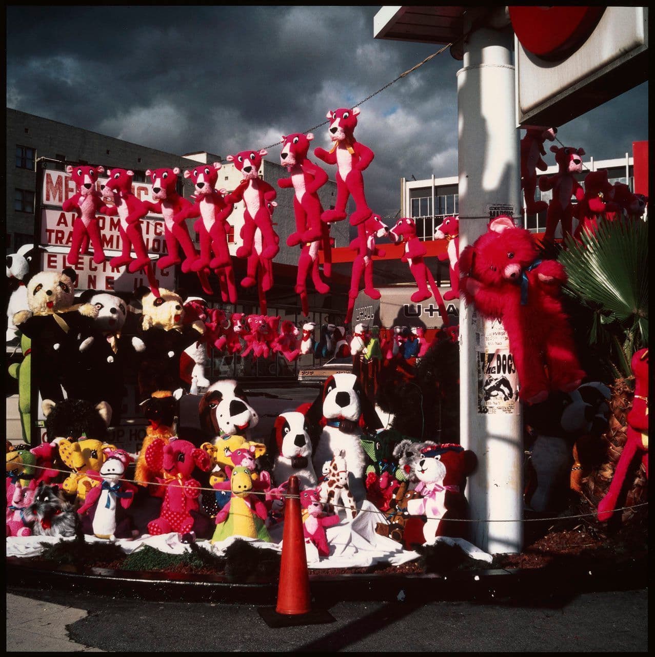 Pink Panthers, from the New California Views portfolio
Kenneth McGowan
20th Century
2015.90.10 Pink Panthers, from the New California Views portfolio
